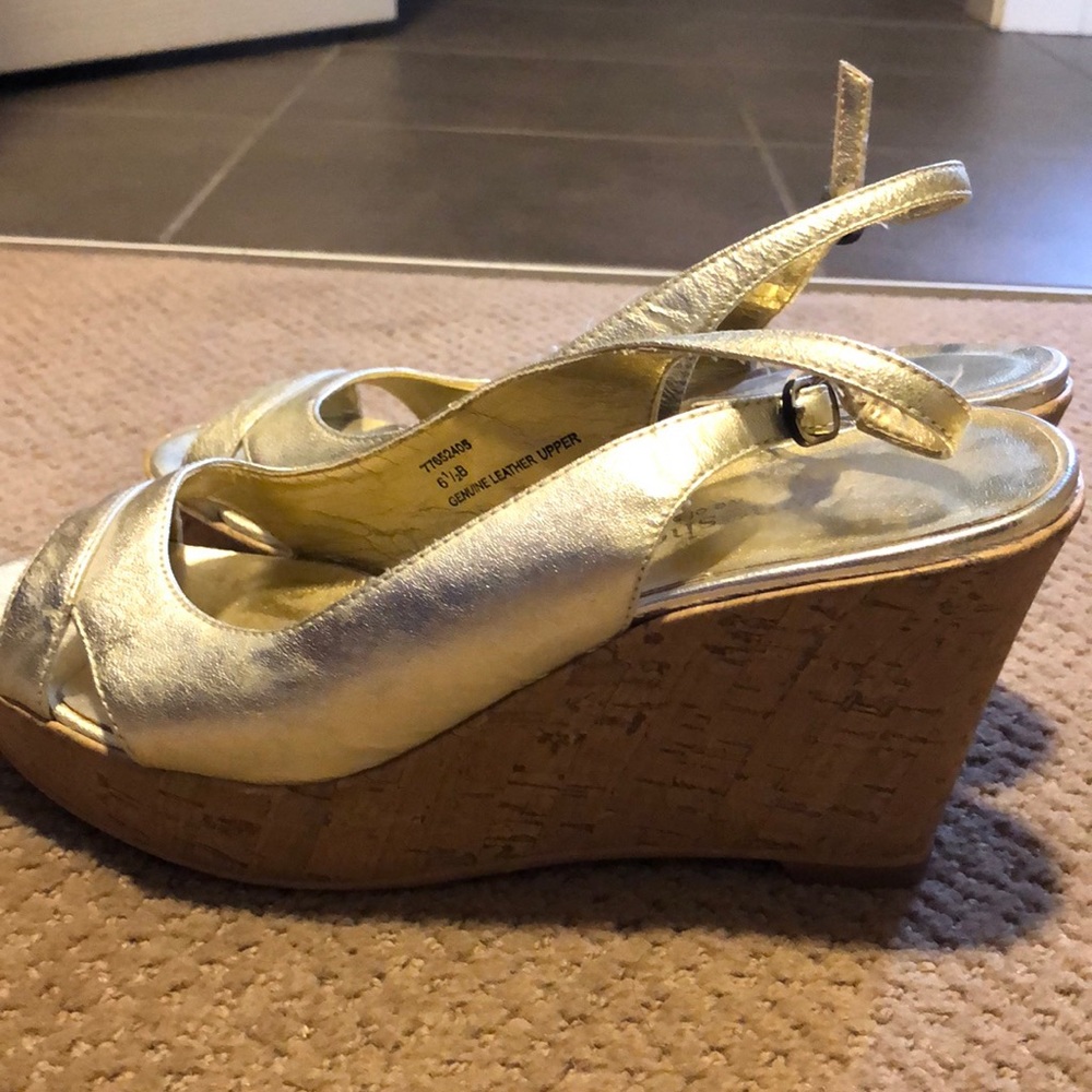 Silver wedges